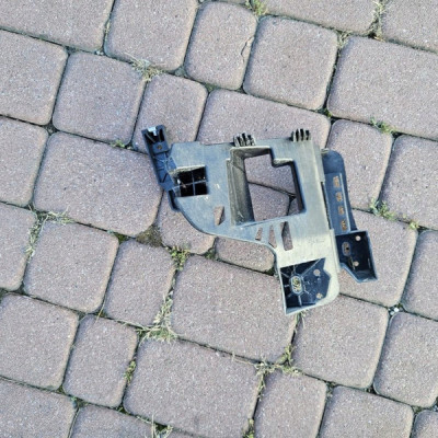 Ślizg mocowanie wspornik lampy przód przedni Opel Crossland X 39097373