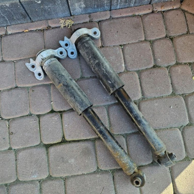 Amortyzator tył tylny komplet HB hatchback Opel Insignia B