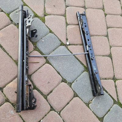 Szyny prowadnice fotela kierowcy silniczka Opel Insignia B