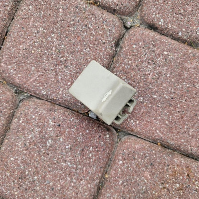 Uchwyt rączka dzwignia otwierania maski beżówa kremowa Opel Insignia B