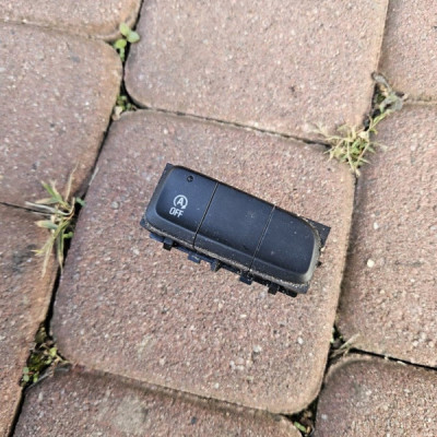 Przełącznik włącznik START STOP panel Opel Crossland X YP00031677