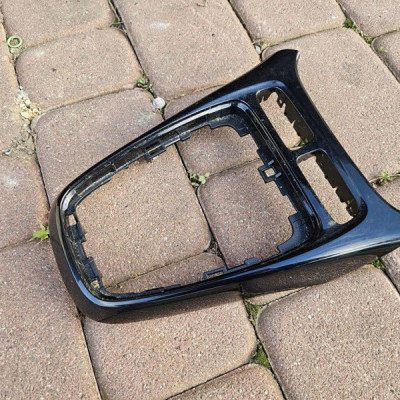 Obudowa osłona deski tunelu biegów Opel Crossland X 13463511