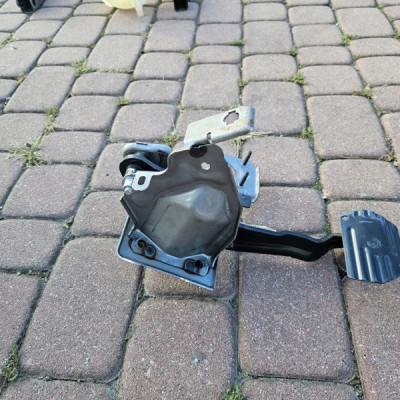 Pedał pedały automat hamulca sprzęgła EUROPA Opel Crossland X 9683292480