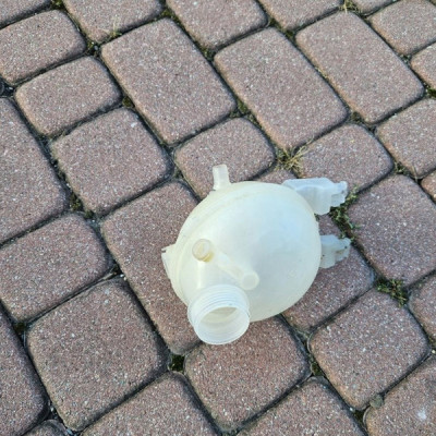 Zbiorniczek wyrównawczy wody płynu Opel Crossland X 9800777280