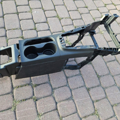 Tunel środkowy schowek obudowa osłona Opel Crossland X 39002672