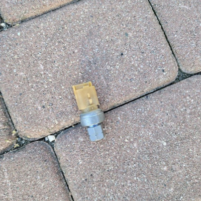 Czujnik ciśnienia klimatyzacji Opel Crossland X 9673006380