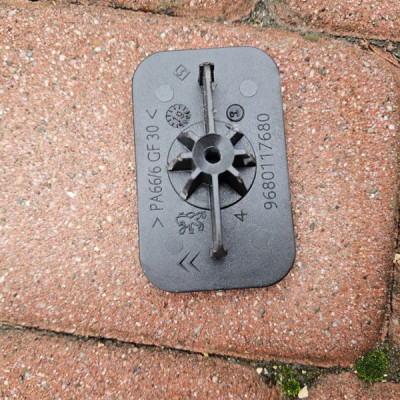 Plastik obudowa osłona tapicerki deski konsoli Opel Crossland X 9680117680