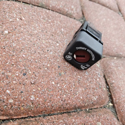 Przełącznik włacznik poduszek AIRBAG Opel Crossland X 9641391277