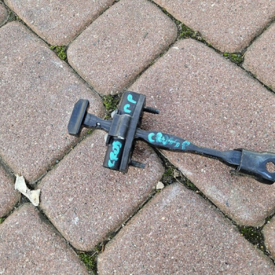 Ogranicznik drzwi przód przedni LEWY / PRAWY Opel Crossland X 6208