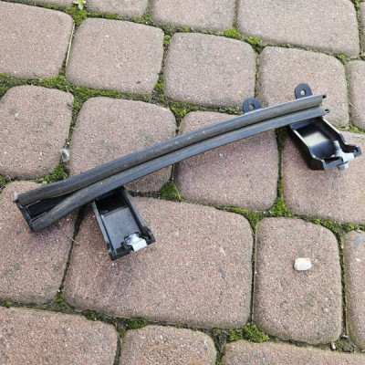 Listwa prowadnica szyby drzwi przód przedni lewa Opel Crossland X 13454322