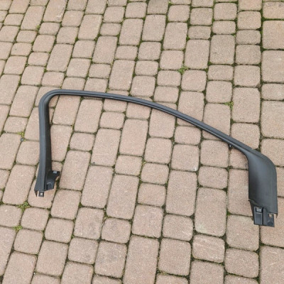 Ramka Listwa zgarniająca przód przednia lewa Opel Crossland X 13452115