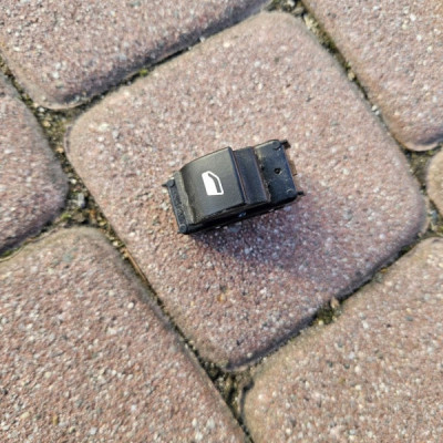 Przełącznik włacznik szyb tył przód Opel Crossland X 13483539