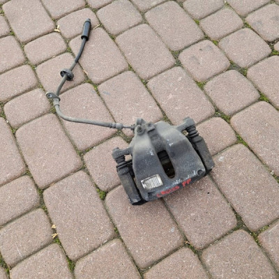 Zacisk przód przedni prawy jażmo Opel Crossland X 9829341080