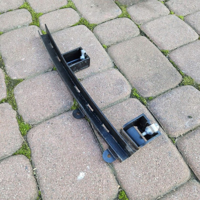 Listwa prowadnica szyby drzwi tył tylna prawa Opel Crossland X 13454325