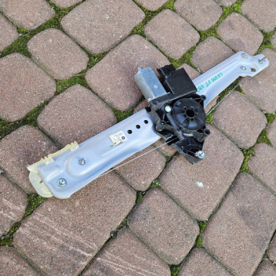 Podnośnik szyby tył tylny prawy silniczek Opel Crossland X 39187592