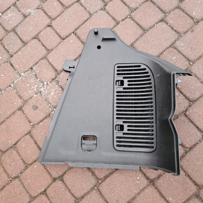 Obudowa osłona bagażnika tapicerka lewa Opel ADAM 13351826 13351828