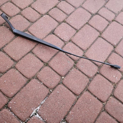 Wycieraczka ramie wycieraczek prawe EUROPA Opel ADAM 13354349