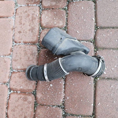 Rura dolot powietrza rezonator 1.2 1.4 Opel ADAM 13357502