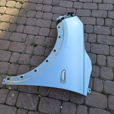 Błotnik przód przedni lewy Z176 ślizg wspornik kompletny Opel Crossland X