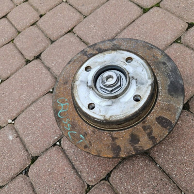 Piasta łożysko zwrotnica tył tylna lewa tarcza Opel Crossland X