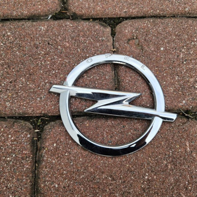 Znaczek emblemat logo klapy tył tylnej Opel Crossland X