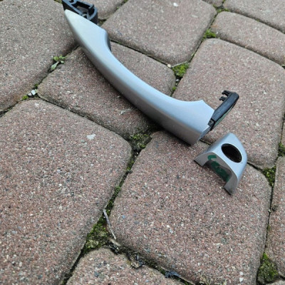 Klamka przód przednia lewa EUROPA drzwi zewnętrza Z176 Opel Crossland X