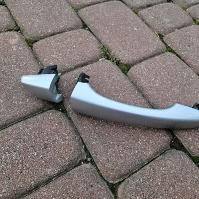 Klamka tył tylna prawa drzwi zewnętrza Z176 Opel Crossland X