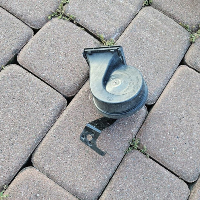 Klakson sygnał trąbka dzwiękowy Opel Crossland X