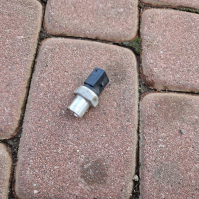 Czujnik klimatyzacji ciśnienia VW Golf VII 4H0959126A