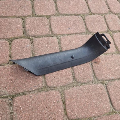 Plastik obudowa osłona klapy bagażnika lewa VW Golf VII 5G6867713C