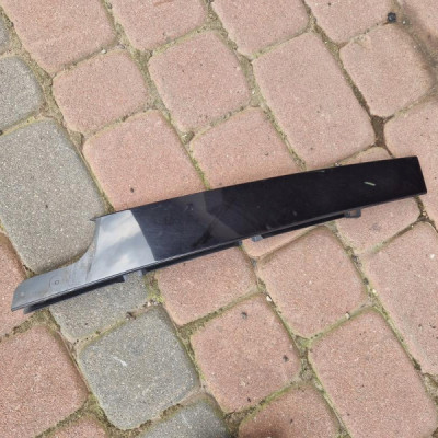 Obudowa osłona słupka drzwi przód prawa VW Golf 7 VII 5G4837902B