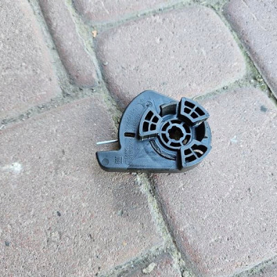 Rygiel bębenek mocowanie regulacji fotela prawe Opel Meriva B 13320325