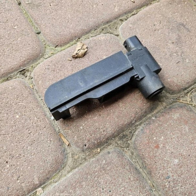 Plastik uchwyt mocowanie wspornik komory Opel Meriva B 13366671