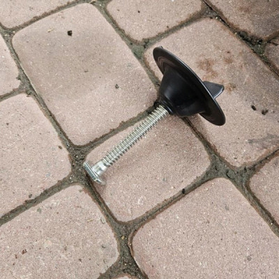 Wkrętka mocowanie koła zapasowego śruba uchwyt Opel Meriva B 90159129