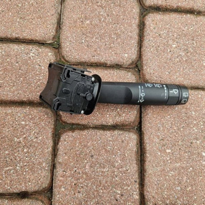 Manetka wycieraczek przełącznik rogi Opel Meriva B 95468057