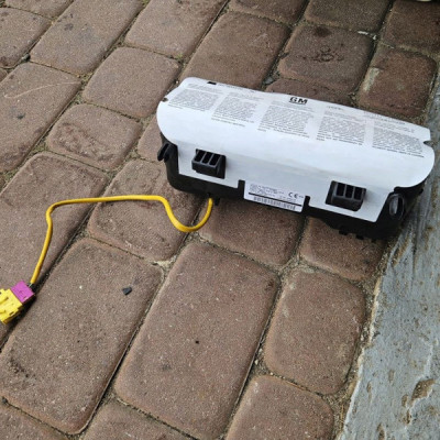 Poduszka pasażera deski AIRBAG Opel Meriva B 13400148