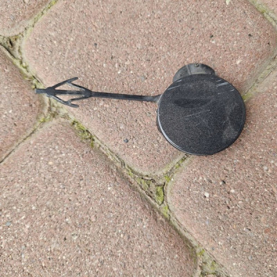 Zaślepka zderzaka tył tylnego Z190 haka Opel Meriva B 13267970