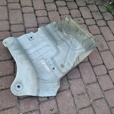 Obudowa osłona termiczna wydechu zbiornika Opel Insignia B 84263431