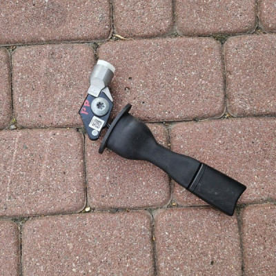 Dopinacz napinacz mocowanie pasa do fotela prawy Opel Insignia B 39083473