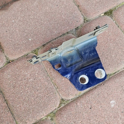 Ślizg mocowanie błotnika przód przedni prawy Opel Insignia B 39066643