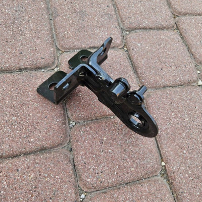 Uchwyt mocowanie kanapy środkowe tył tylne Opel Insignia B 13516116