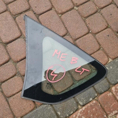 Szyba tył tylna lewa karoseryjna jasna Opel Meriva B 2014r