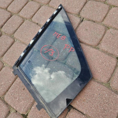 Szyba drzwi przód przednia prawa Opel Meriva B 2013r