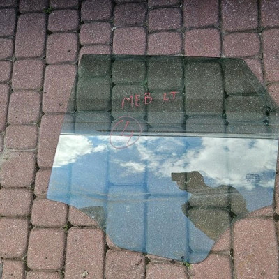 Szyba drzwi tył tylna lewa jasna Opel Meriva B 2014r