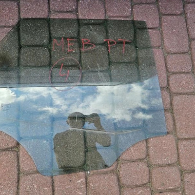 Szyba drzwi tył tylna prawa jasna Opel Meriva B 2014r