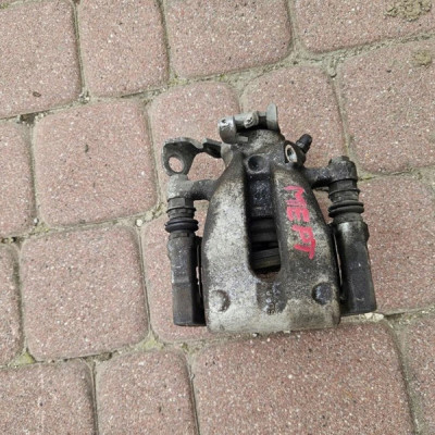 Zacisk tył tylny prawy jażmo Opel Meriva B