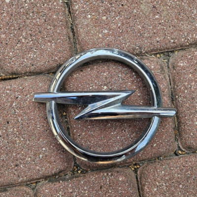 Znaczek emblemat logo grill grilla chrom Opel Insignia B 13491205