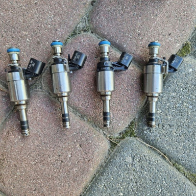 Wtrysk paliwa paliwowy 2.0T Opel Insignia B 12662571 0261500383