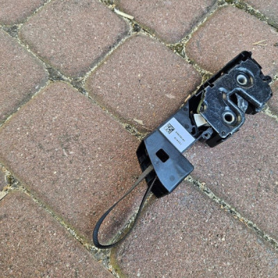 Zamek kanapy tylnej tył blokada Opel Insignia B 39102969