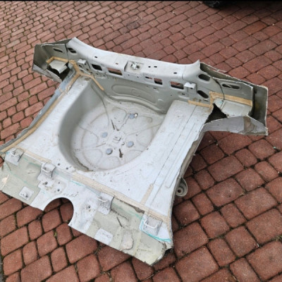 Ćwiartka wanna pas tylny 5d 5drzwi podłóżnica Z40r Opel Corsa E